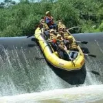 mengarungi rafting bogor
