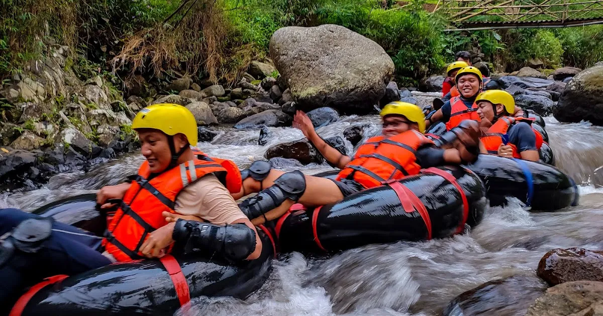 Wisata River Tubing di Sariater