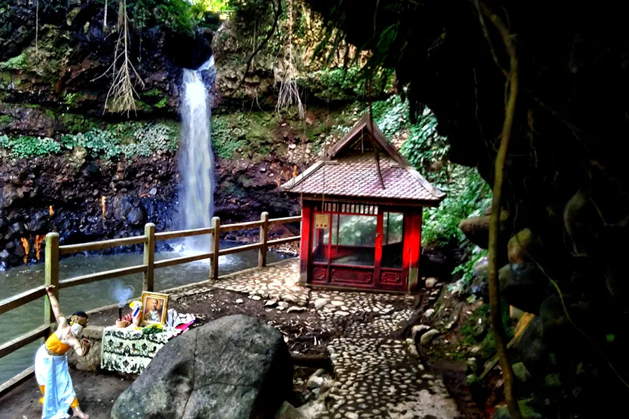 Wisata Alam Menawan di Curug Dago