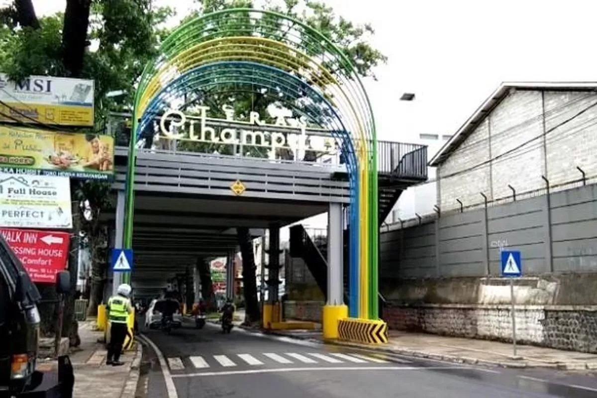 Menyusuri Sejarah & Serunya Jalan Cihampelas