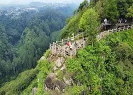 Outdoor Seru untuk Gathering di Tebing Keraton Bandung