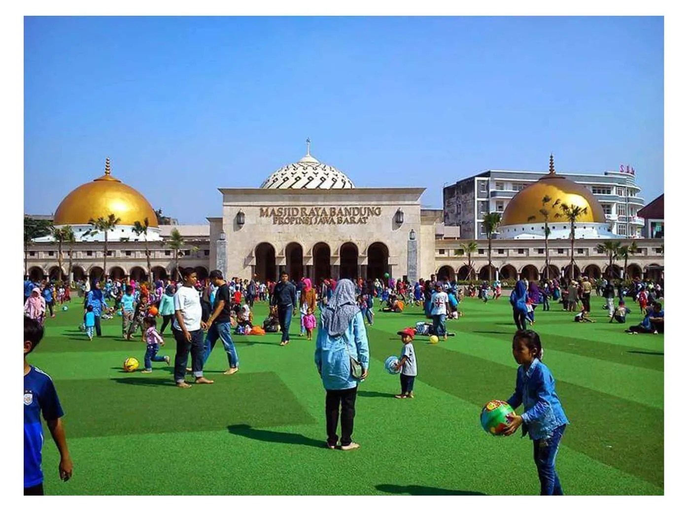 Masjid Agung Bandung – Simbol Religi & Sejarah Kota Bandung