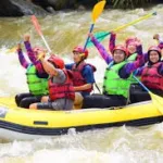 rafting menyenangkan