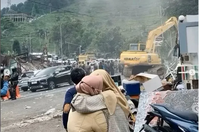 Warung-warung Sepanjang Jalur Puncak