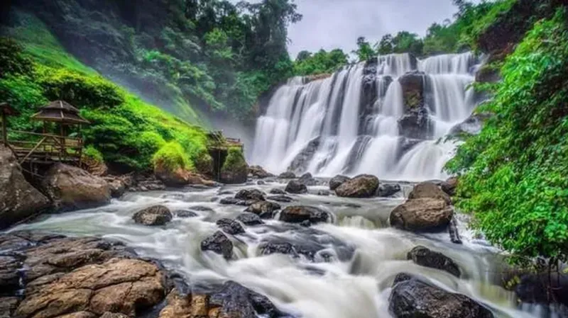 Wisata Alam Curug di Bandung yang Masih Alami