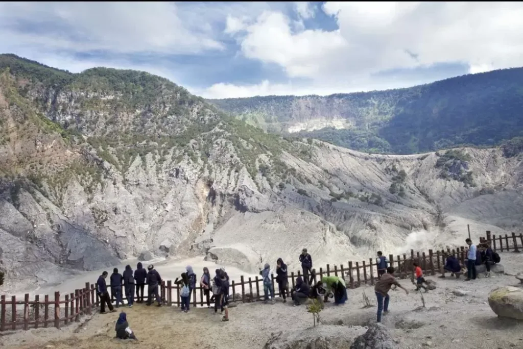 kawah ratu dan kawah domas