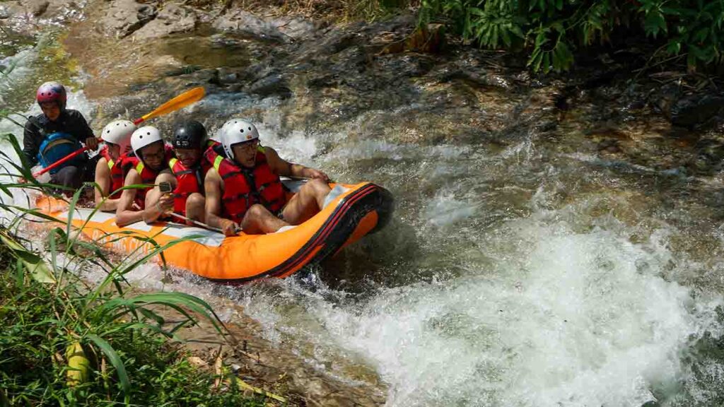 rafting air hangat sariater