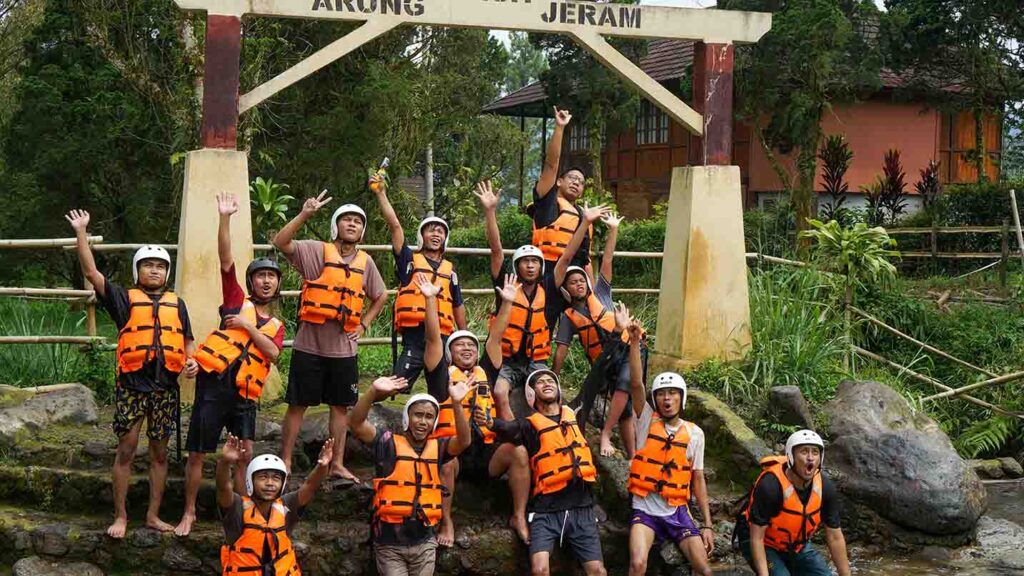 finish rafting air hangat sariater ciater subang