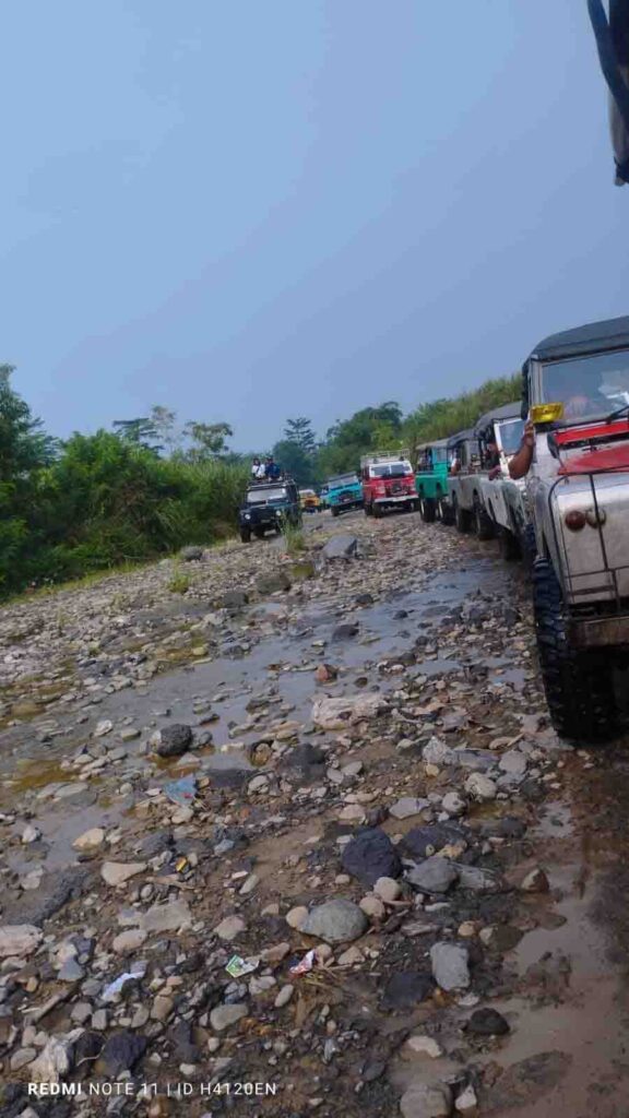 baris land rover offroad bogor
