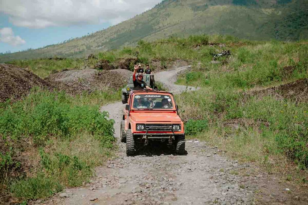 kegiatan fun offroad jimny wisata jeep garut