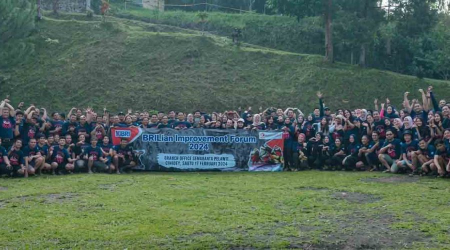 pewagawi BRI Bandung sedang Rafting Ciwidey