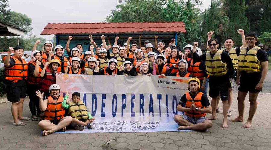 pegawai Danamon Rafting di Sariater